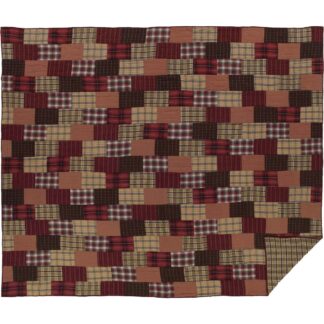 10_38084_Wyatt_LuxKingQuilt_Studio1.jpg