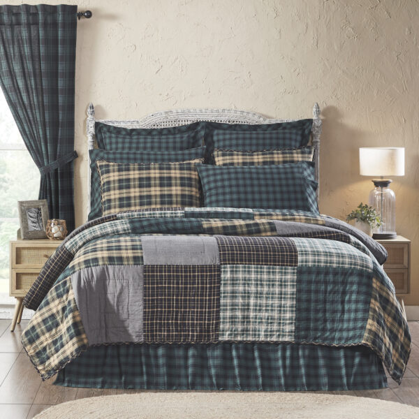 VHC-80383 - Pine Grove Luxury King Quilt 120Wx105L