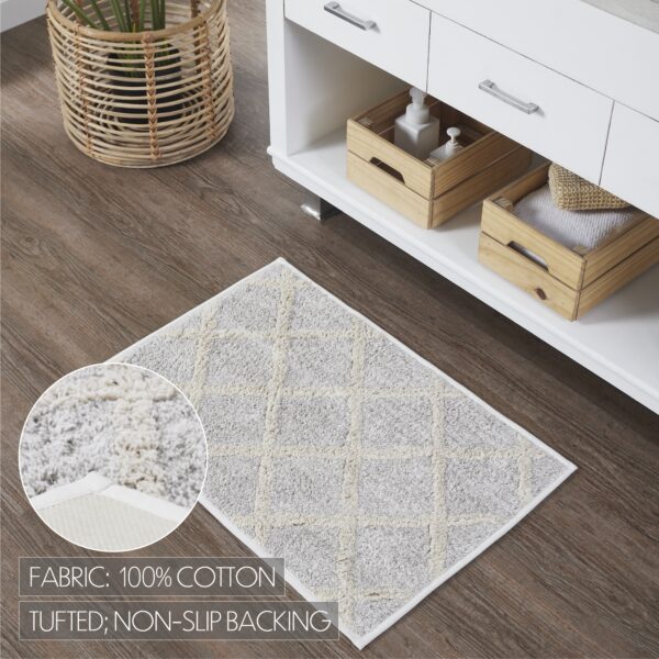 VHC-80530 - Frayed Lattice Oatmeal Bathmat 20x30