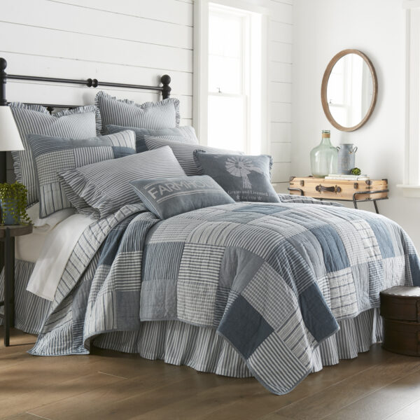 VHC-51894 - Sawyer Mill Blue Luxury King Quilt 120Wx105L
